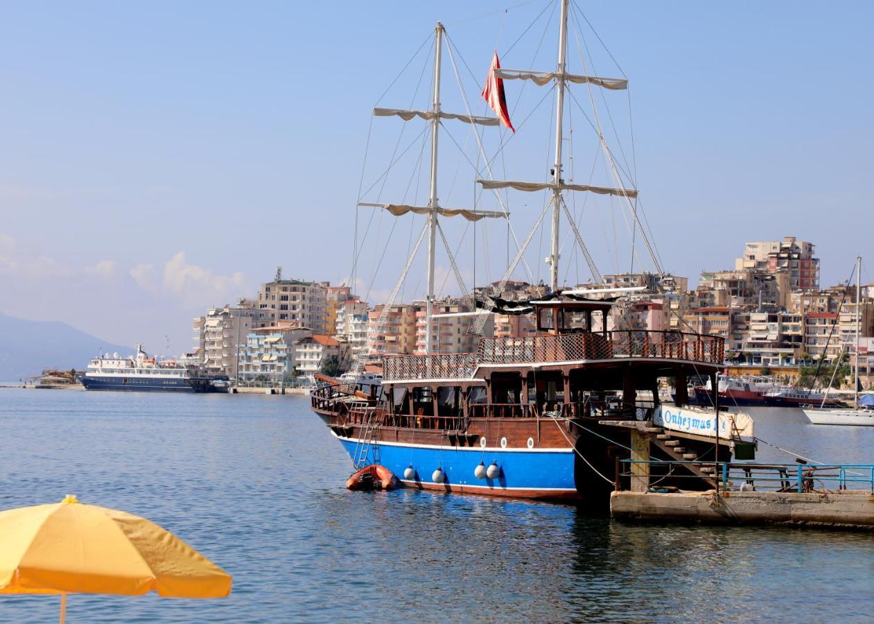 Luxury Seafront Apartments Sarande Ngoại thất bức ảnh