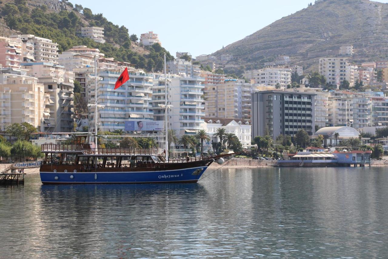 Luxury Seafront Apartments Sarande Ngoại thất bức ảnh