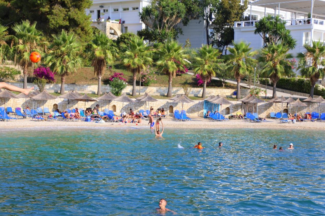 Luxury Seafront Apartments Sarande Ngoại thất bức ảnh